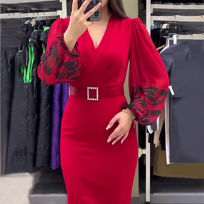 Elegancka czerwona sukienka damska z dekoltem w kształcie litery V