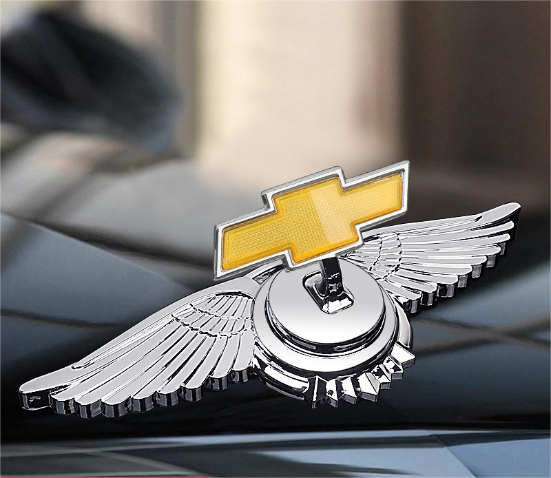 Logo na maskę samochodu z ozdobą