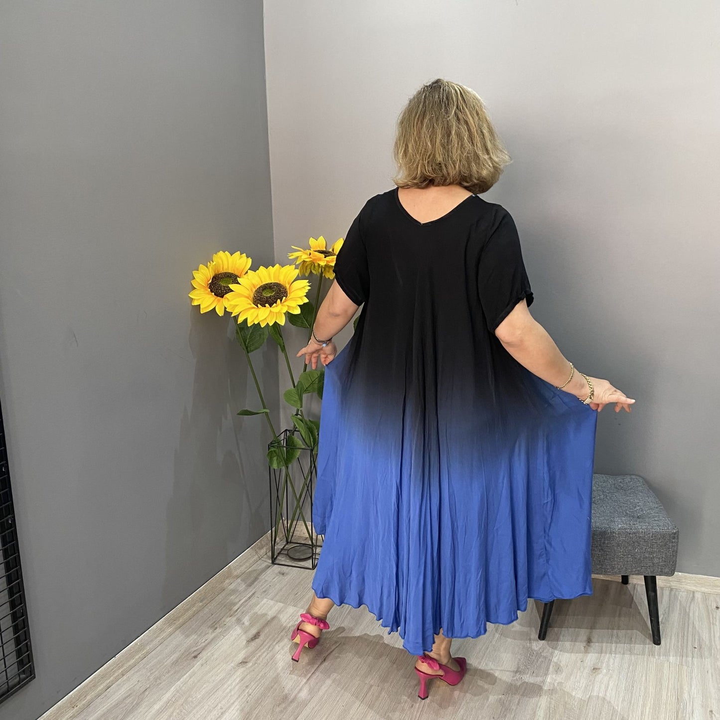 Włoska swobodna sukienka z długim rękawem i gradientem tie-dye
