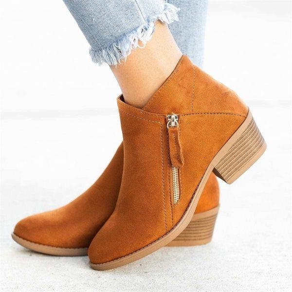 Damskie buty na obcasie zapinane na zamek